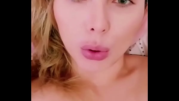 Boliviana soltera con ganas de mamar en video casero